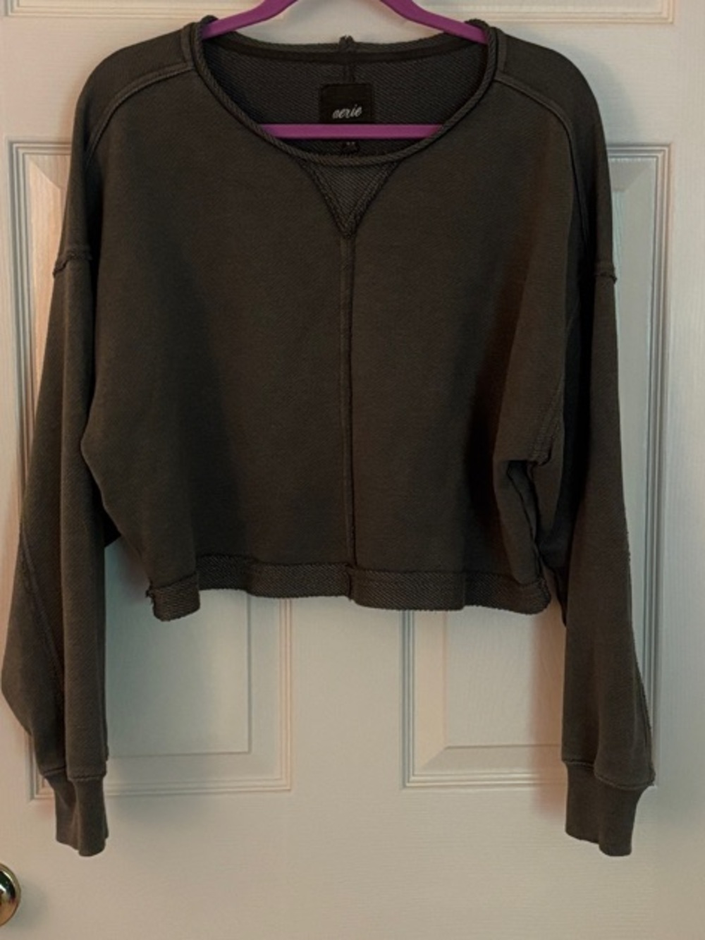 aerie cropped sweatshirt in olive green